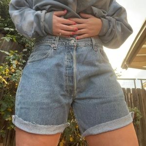 Levi’s 560 Vintage 90s High Rise loose fit Shorts Size 16 37 in